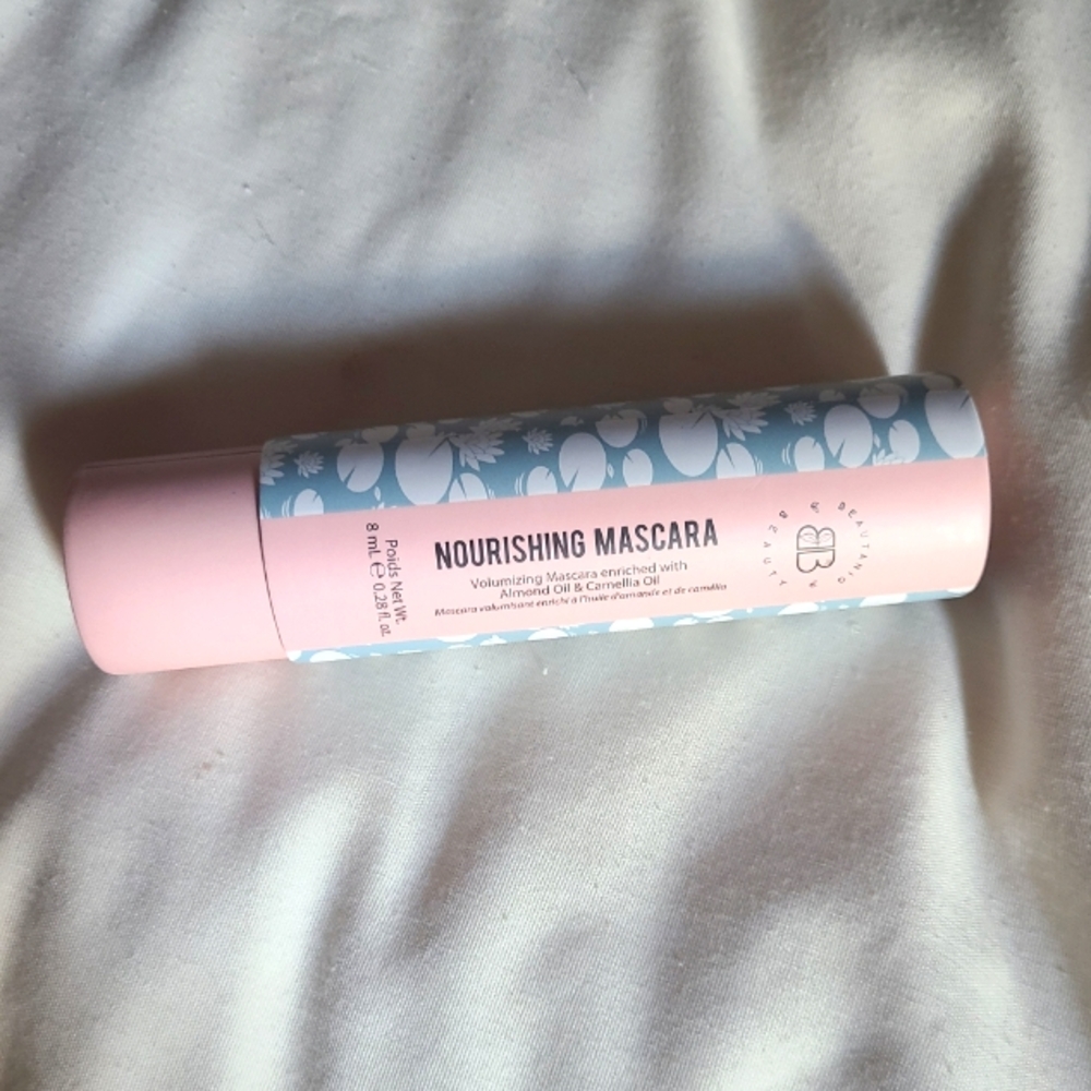 NIB Beautanio Beauty Nourishing Mascara